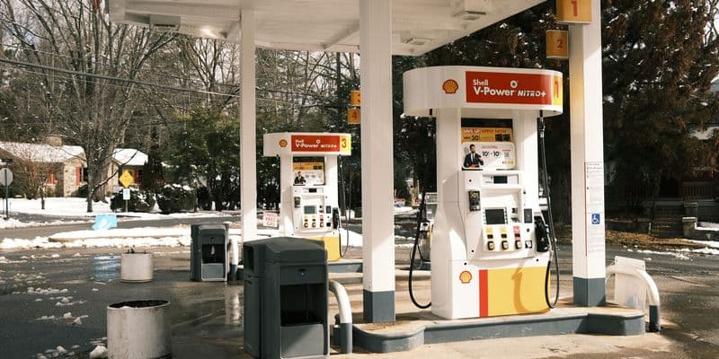 Jetten descarta reducir impuestos al combustible pese al fuerte aumento de precios
