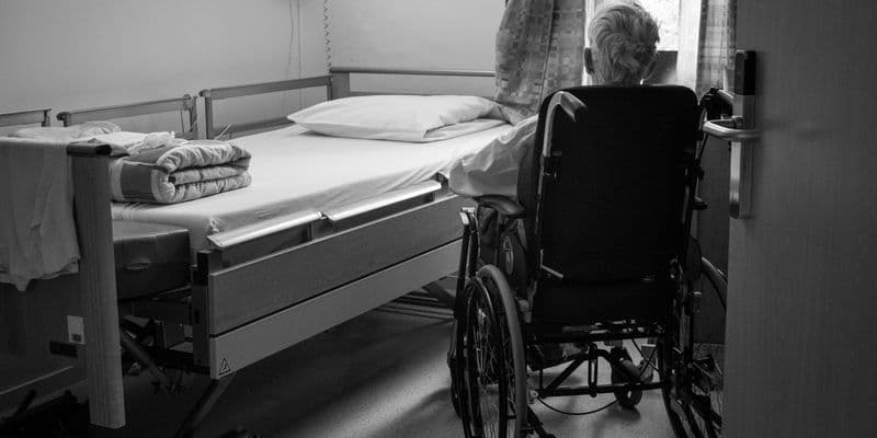 Arrestan a cuidadora por intento de asesinato en residencia de ancianos