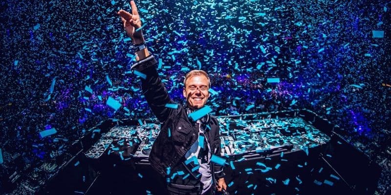 Armin van Buuren sorprende con una actuación en la estación de Róterdam