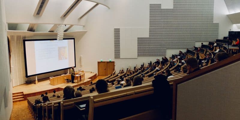 Medidas más estrictas para limitar el inglés en universidades holandesas