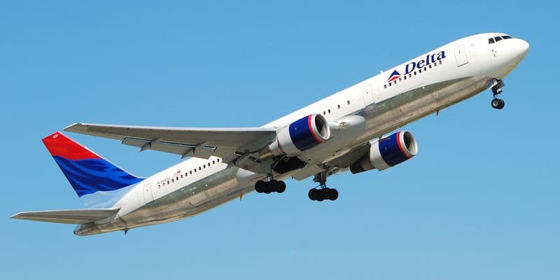 Avión Delta