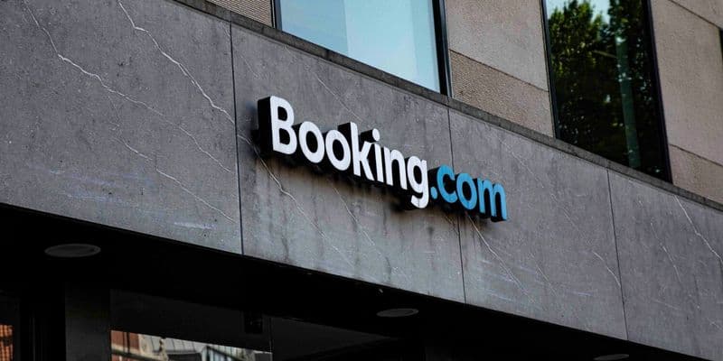 Oficina de Booking.com en Ámsterdam - Foto de Jas Rolyn en Unsplash