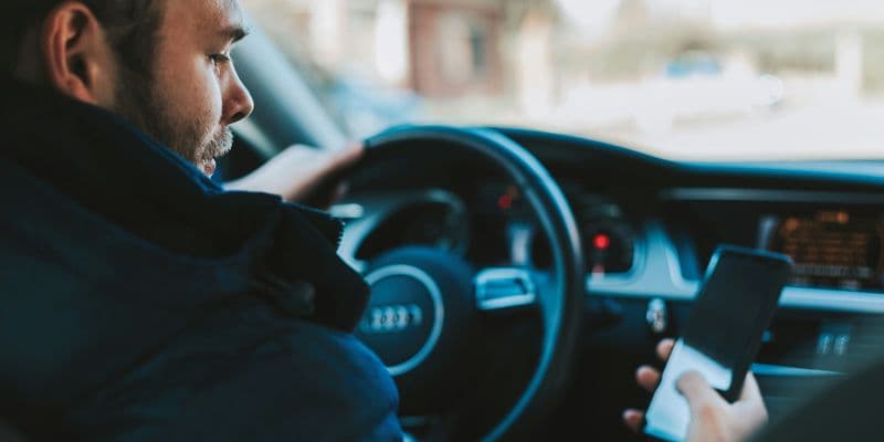 Incremento en el uso de teléfonos durante la conducción
