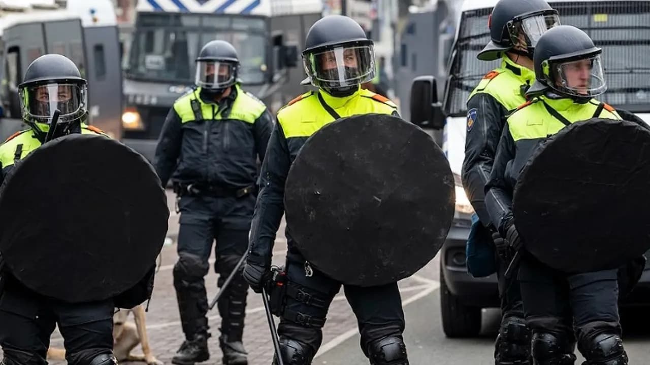Policía antidisturbios holadesa